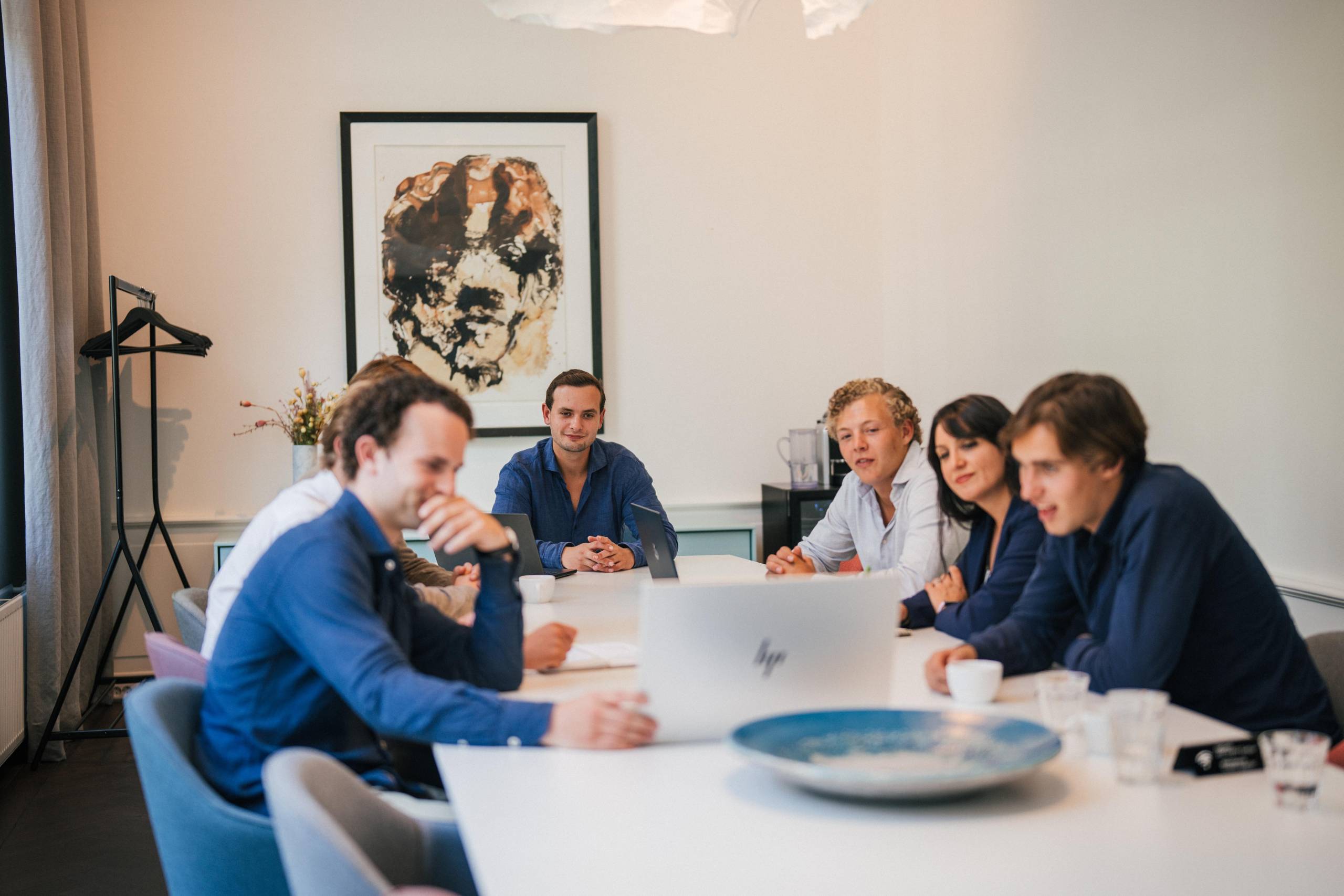 Sportieve ondernemer met administratie